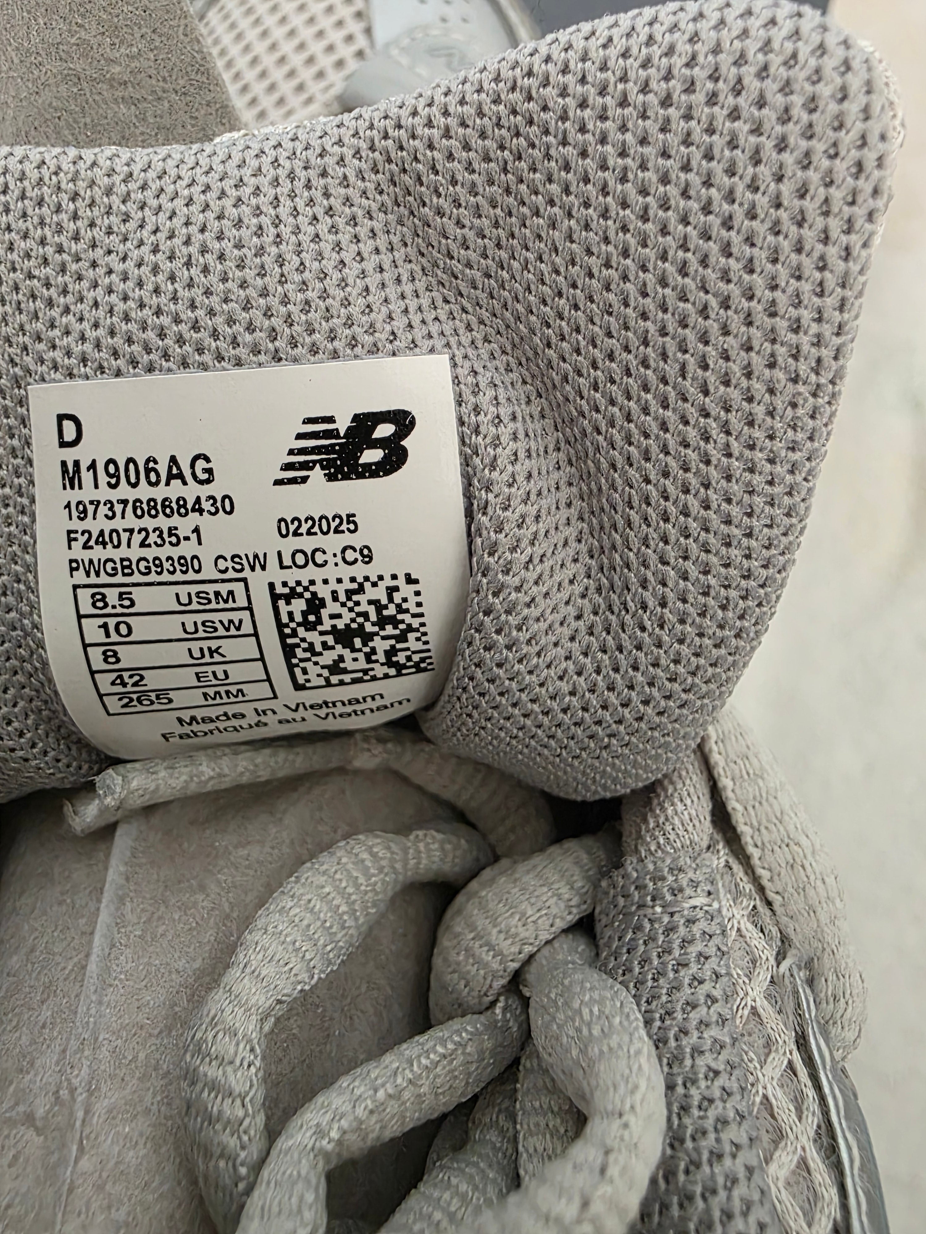New Balance 1906R